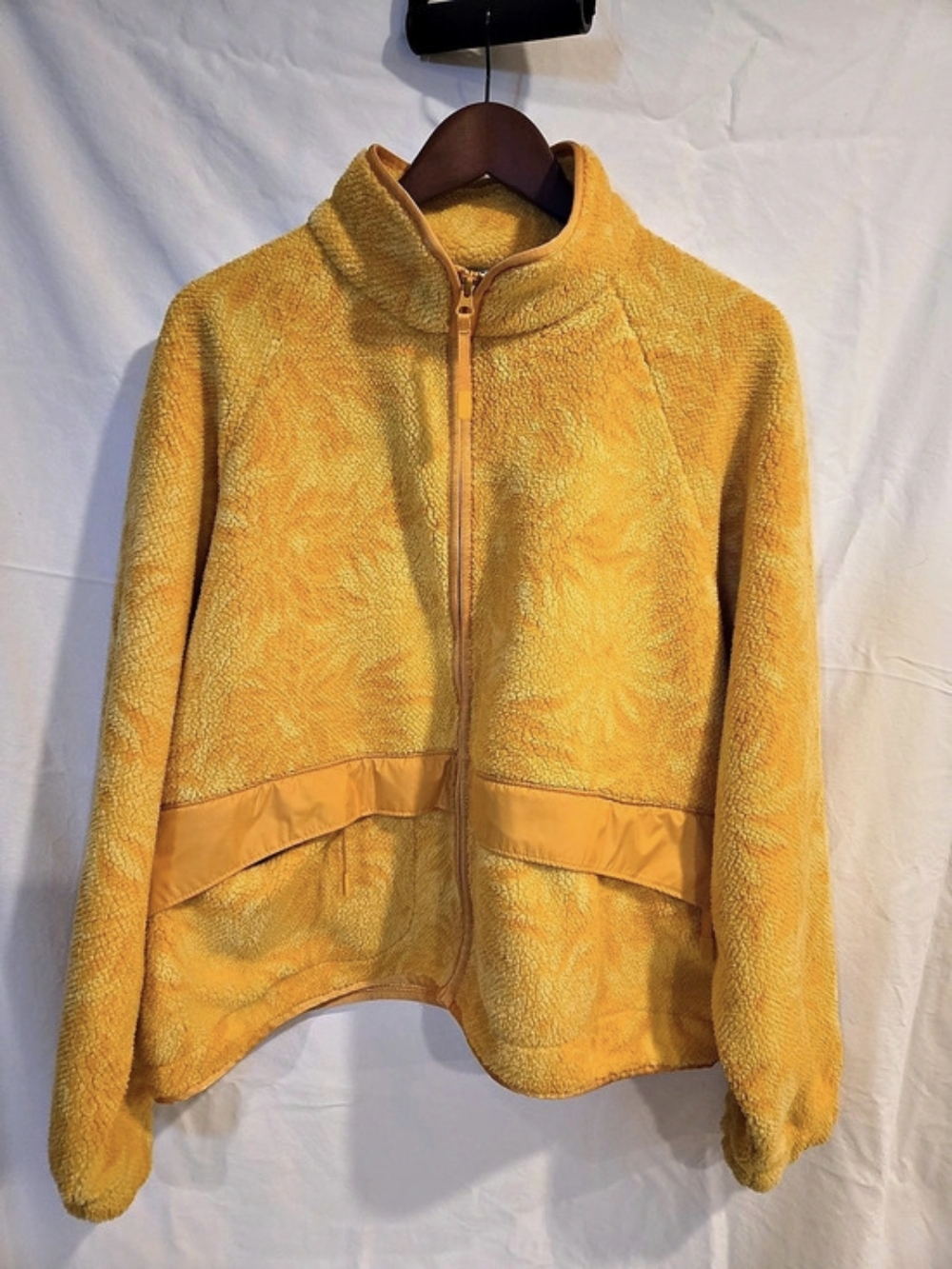 Nike Sportswear Women's Logo Sherpa Jacket Fleece Yellow Size XL